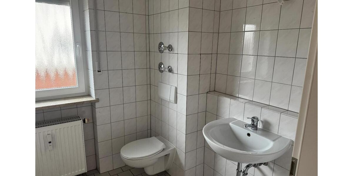 Etagenwohnung Wallersdorf - 3 Zimmer, 76 m&sup2;, 760&euro; | Angebot:25378096