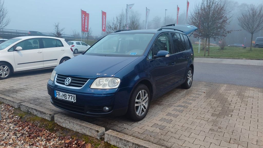 VW Touran 246.000 km 4.800 &euro; Freiburg 79110