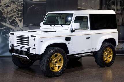 Land Rover Defender 8.500 km 332.010 &euro; München 81829