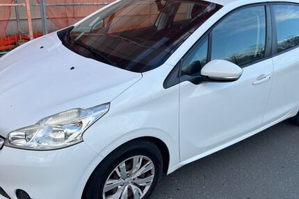 Peugeot 208 113.000 km 3.290 &euro; Berlin 12057
