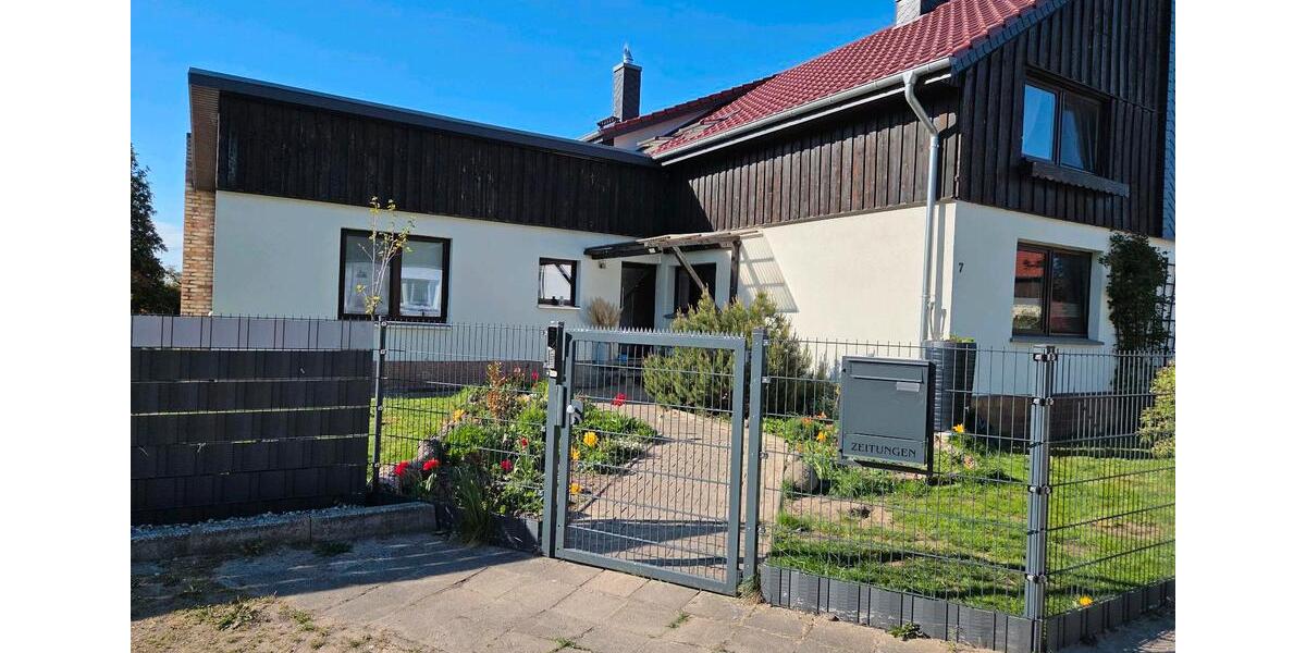 Doppelhaushälfte Güstrow - 10 Zimmer, 176 m&sup2;, 350.000&euro; | Angebot:26491758