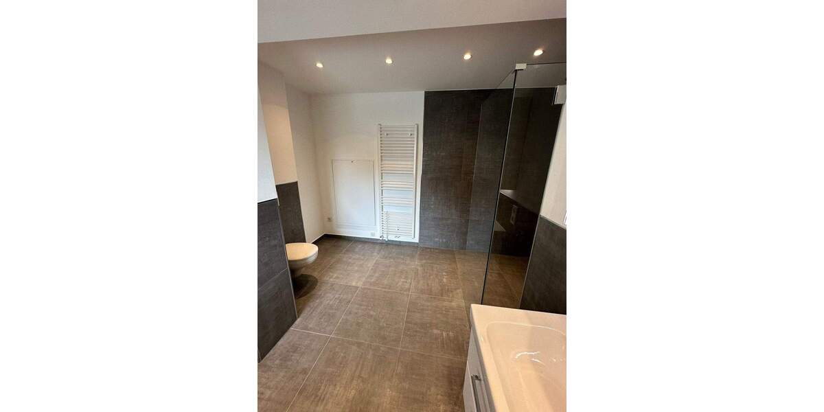 Etagenwohnung Trier Innenstadt - 2 Zimmer, 97 m&sup2;, 1.330&euro; | Angebot:26433525