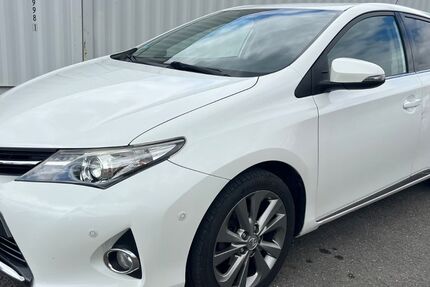 Toyota Auris 184.000 km 6.900 &euro; Berlin 12057