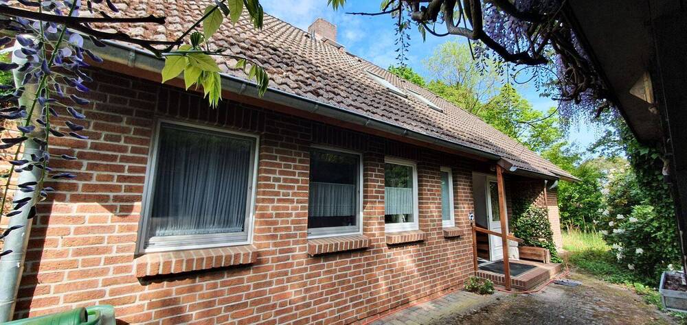 Sehr gepflegt und geräumig in ruhiger, bevorzugter Lage * 2 Küchen, 2 Bäder, Carport, Terrasse, Balkon, 2 Gartenteiche - Mehrfamilienhaus, Wohnhaus Gorleben | Angebot:19096233