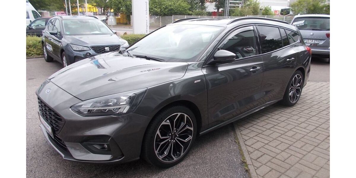 Ford Focus 31.069 km 17.850 € Waldheim 04736