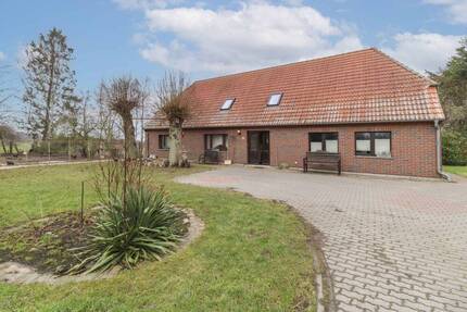 Haus Süderholz Behnkenhagen - 8 Zimmer, 226 m&sup2;, 275.000&euro; | Angebot:26717616