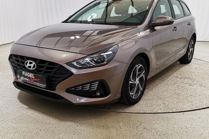 Hyundai i30 50.700 km 16.499 € Chemnitz - Mittelbach 09224