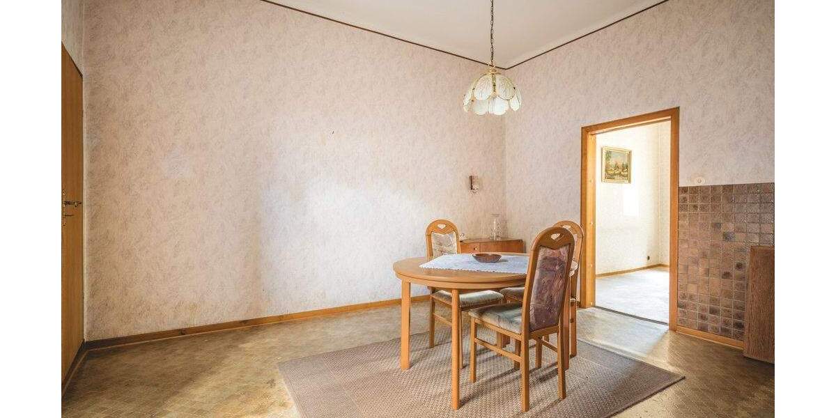 Eine Immobilie - viele Möglichkeiten! Einfamilienhaus mit Garage und großem Garten in Horbach 6 zimmer