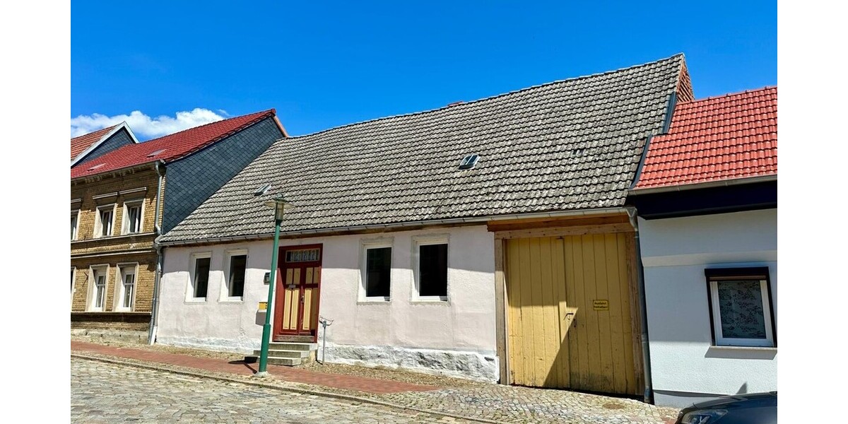 HORN IMMOBILIEN ++ Reihenmittelhaus im Zentrum von Strasburg (Uckermark) - Einfamilienhaus Strasburg | Angebot:27053790