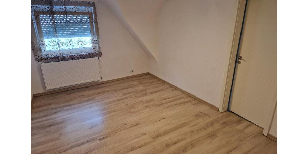 Doppelhaushälfte Brackenheim - 4 Zimmer, 148 m&sup2;, 330.000&euro; | Angebot:27110629