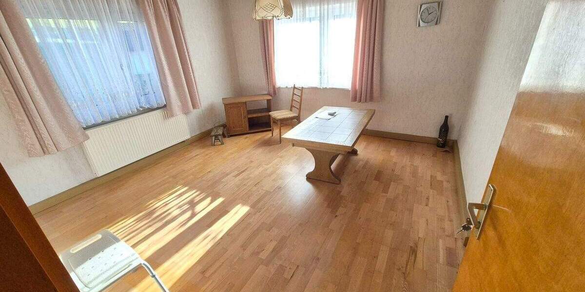 Mehrfamilienhaus, Wohnhaus Burkardroth Wollbach - 6 Zimmer, 159 m&sup2;, 189.000&euro; | Angebot:23941603