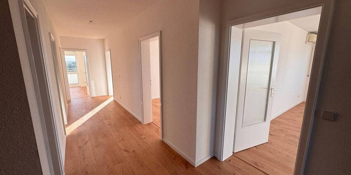 Etagenwohnung Frankfurt am Main Preungesheim - 4 Zimmer, 132 m&sup2;, 1.650&euro; | Angebot:26826419