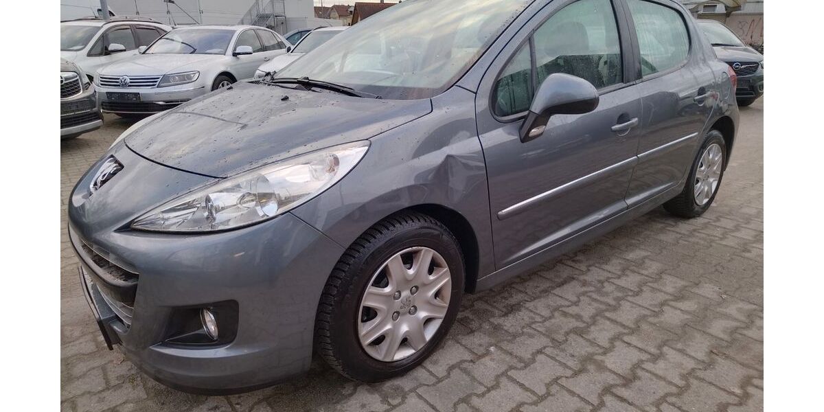 Peugeot 207 141.000 km 2.450 &euro; Diepoldshofen 88299