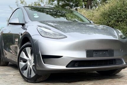 Tesla Model Y 58.165 km 30.499 &euro; Berlin 12099
