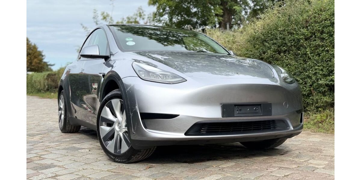 Tesla Model Y 58.165 km 30.499 &euro; Berlin 12099