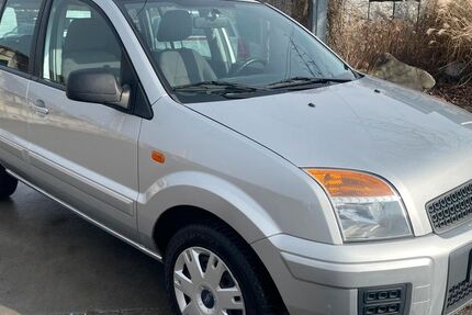 Ford Fusion 96.021 km 5.500 &euro; Reutlingen 72770