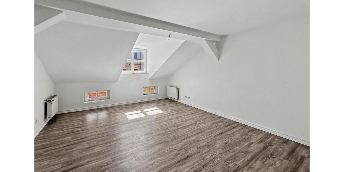 Dachgeschoßwohnung Halle (Saale) Am Wasserturm/Thaerviertel - 4 Zimmer, 103 m&sup2;, 285.000&euro; | Angebot:27096875