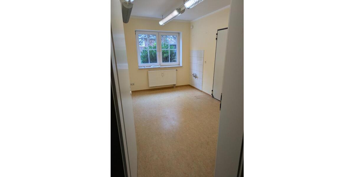 Einfamilienhaus Hettstedt - 15 Zimmer, 345 m&sup2;, 200.000&euro; | Angebot:24369250