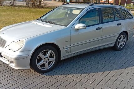 Mercedes-Benz C 200 425.870 km 1.500 &euro; Lähden Holte 49774