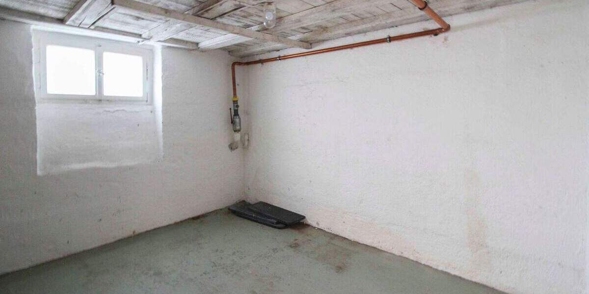 Mehrfamilienhaus, Wohnhaus Stuttgart Botnang - 9 Zimmer, 204 m&sup2;, 1.200.000&euro; | Angebot:25472277