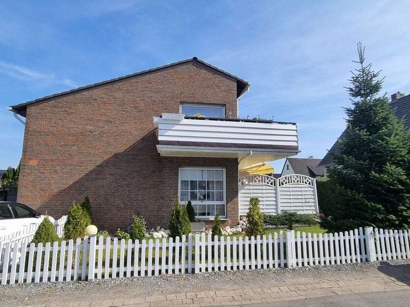 Haus zum Kaufen in Porta Westfalica 525.000 € 270 m²