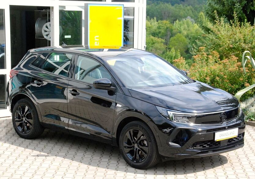 Opel Grandland (X) 15.850 km 21.980 € Dornburg - Camburg 07774