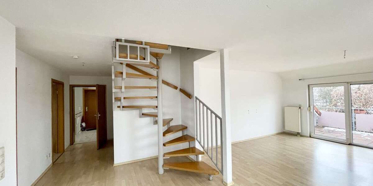 Etagenwohnung Zimmern - 5 Zimmer, 102 m&sup2;, 750&euro; | Angebot:24444324