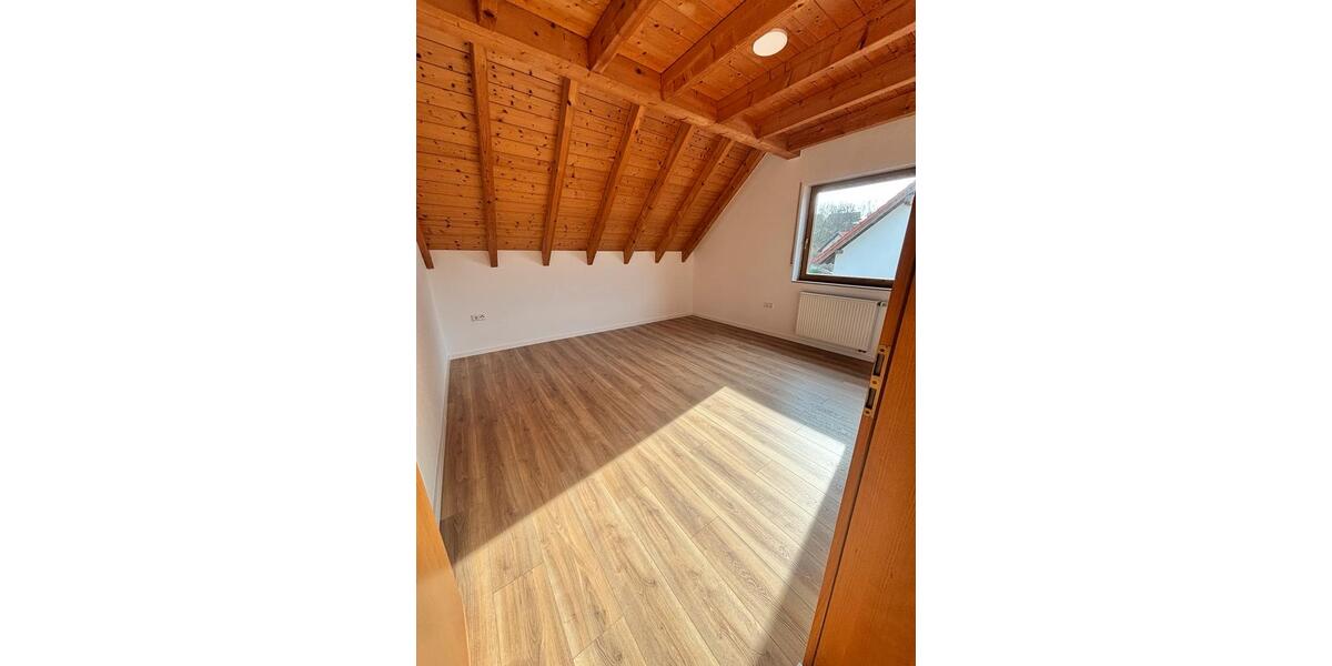 Doppelhaushälfte Landstuhl - 6 Zimmer, 236 m&sup2;, 2.100&euro; | Angebot:25341744