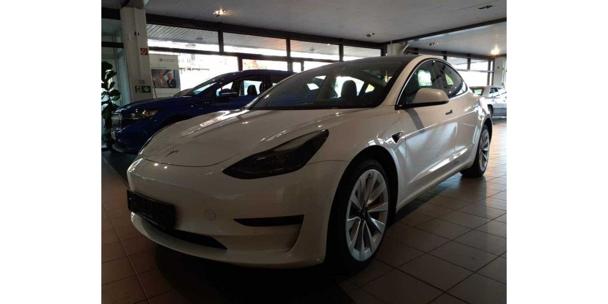 Tesla Model 3 52.188 km 26.900 &euro; Eitorf 53783