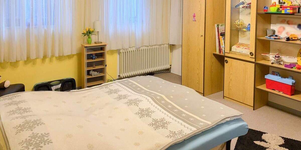 *RESERVIERT* Repräsentativer Flachdach-Bungalow in hervorragendem Zustand mit uneinsehbarem Grundstück und Garage! 5 zimmer