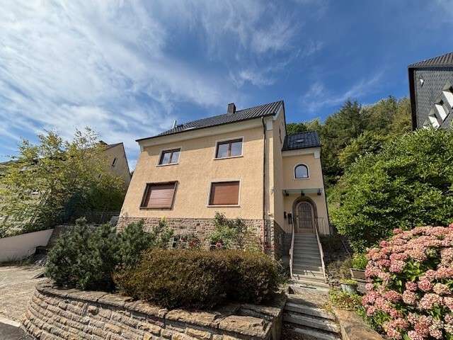 Haus zum Kaufen in Hagen Hohenlimburg 395.000 € 274.59 m²