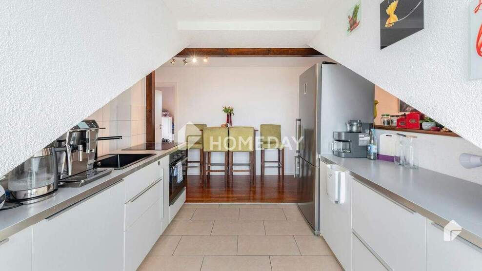 Gepflegte & helle Dachgeschosswohnung - 3 Zimmer, großer Balkon & Carport in ruhiger Lage 3 zimmer