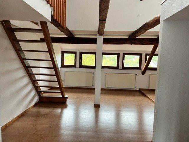 Dachgeschoßwohnung Lohfelden - 4 Zimmer, 135 m&sup2;, 1.350&euro; | Angebot:26663717