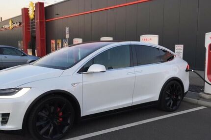 Tesla Model X 85.583 km 79.999 &euro; Friedrichsdorf 61381