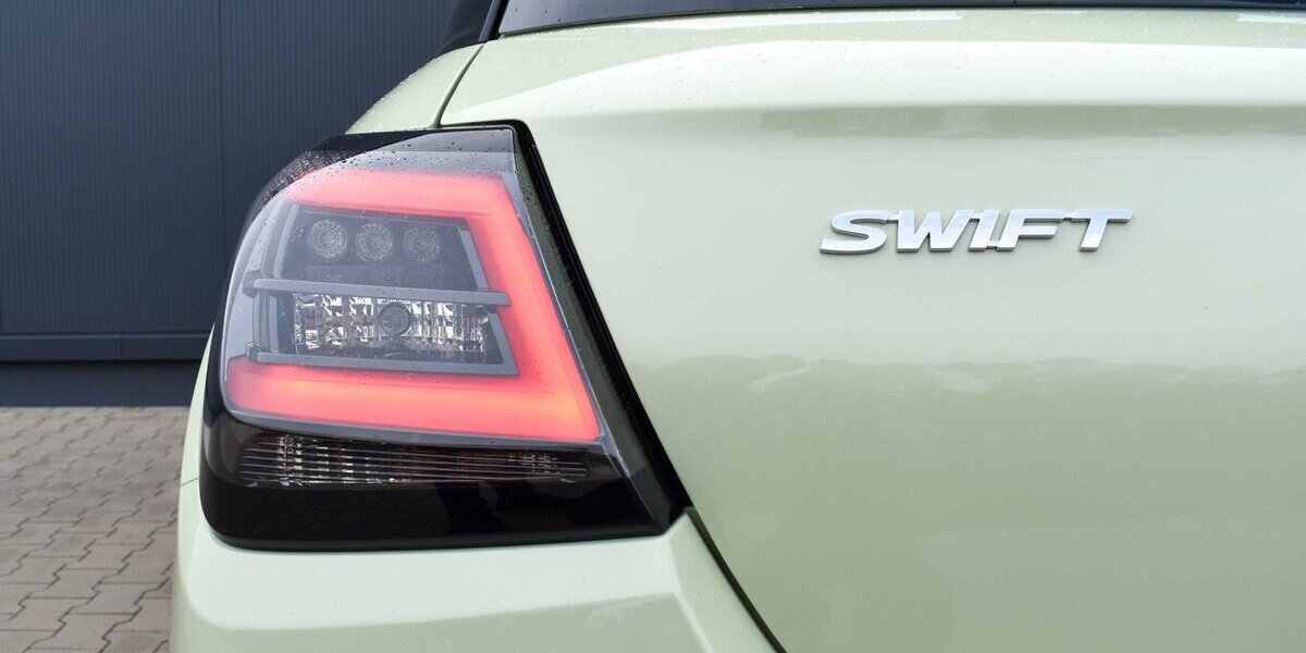 Suzuki Swift Club 1.2l M/T Dualjet Hybrid 16.600 km 15.450 &euro; Höchberg-Würzburg 97204