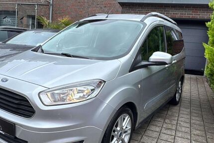 Ford Tourneo Courier 90.000 km 9.999 &euro; Solingen 42651