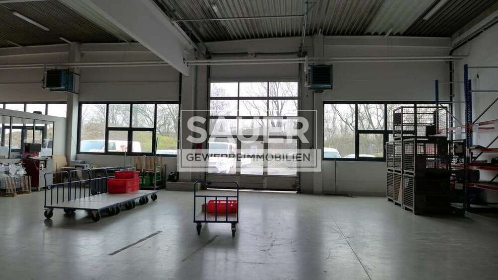 Halle in Berlin 4.567,50 € 609 m²
