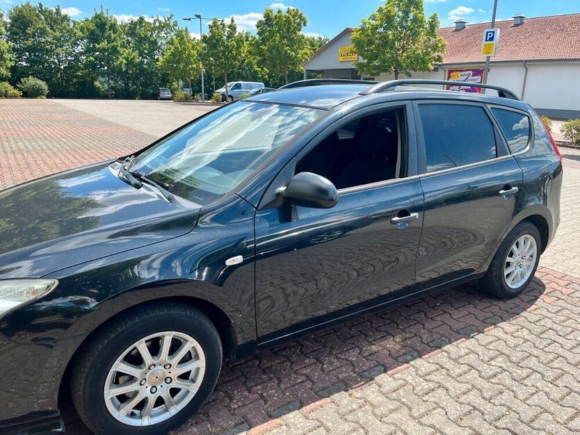 i30