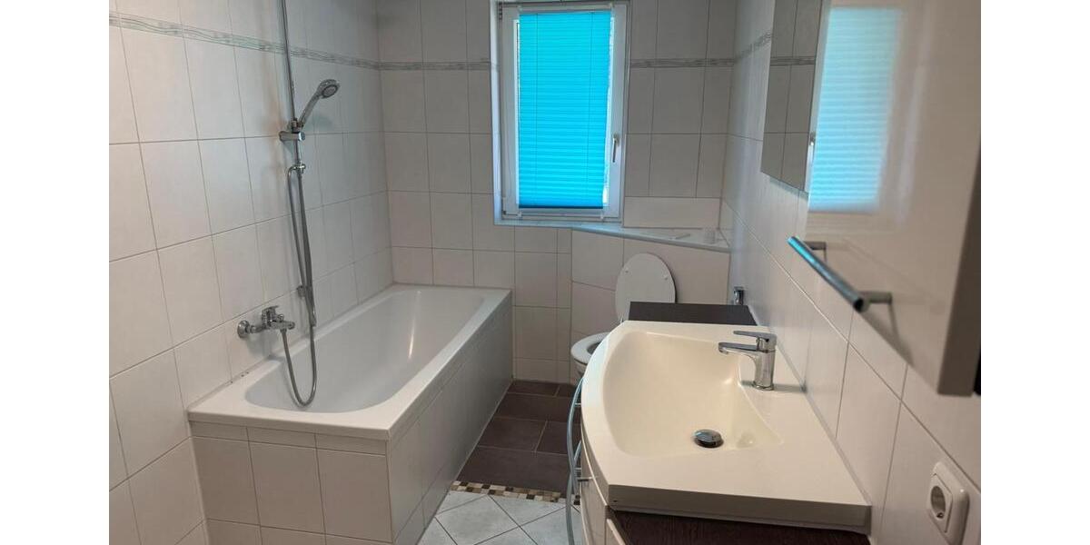 Erdgeschoßwohnung Seegebiet Mansfelder Land - 5 Zimmer, 120 m&sup2;, 750&euro; | Angebot:25280755