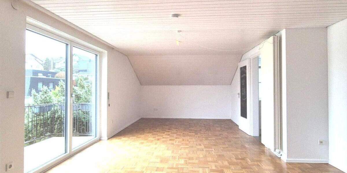 Etagenwohnung Pfullingen - 4 Zimmer, 99 m&sup2;, 1.100&euro; | Angebot:25374540