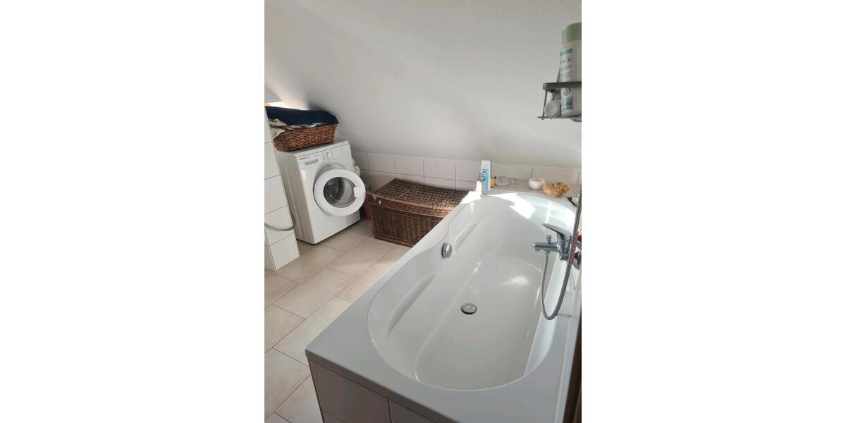 Dachgeschoßwohnung Lüdersdorf - 3 Zimmer, 70 m&sup2;, 1.095&euro; | Angebot:26326840