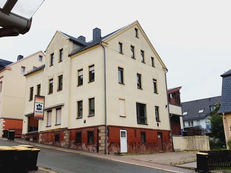 Haus zum Kaufen in Oelsnitz 149.000 € 375.18 m²