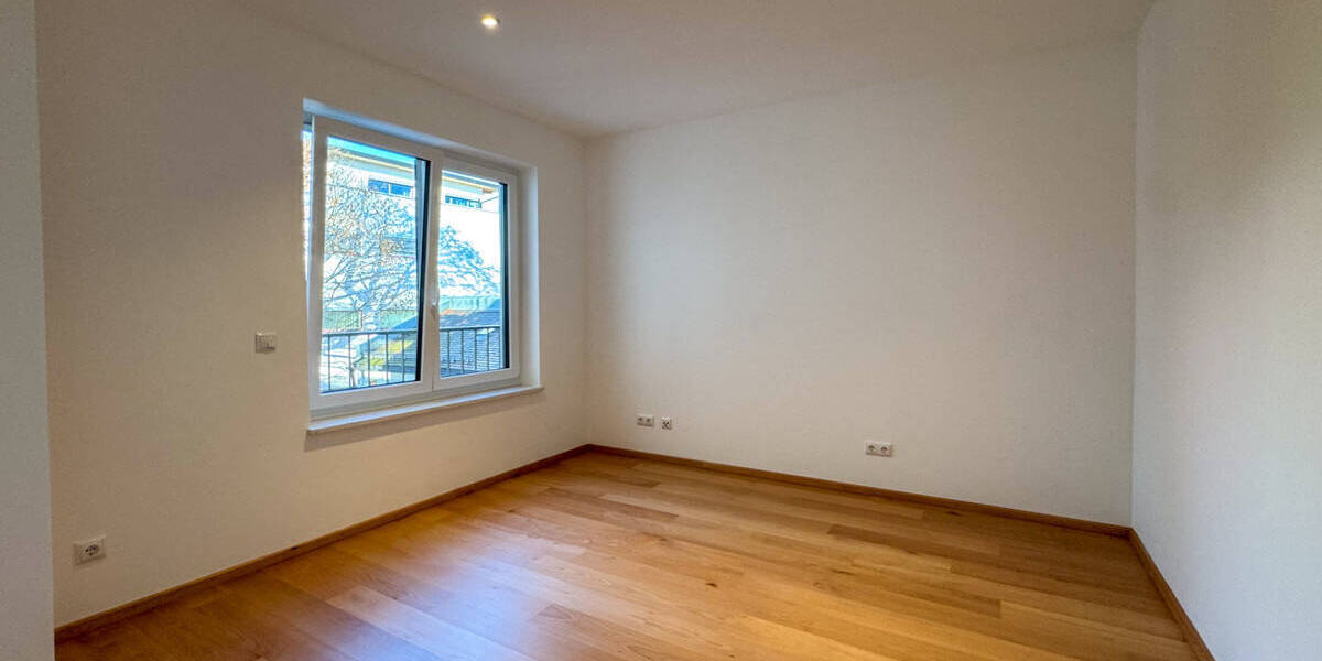 Etagenwohnung Rosenheim Innenstadt - 4 Zimmer, 132 m&sup2;, 1.980&euro; | Angebot:26361248