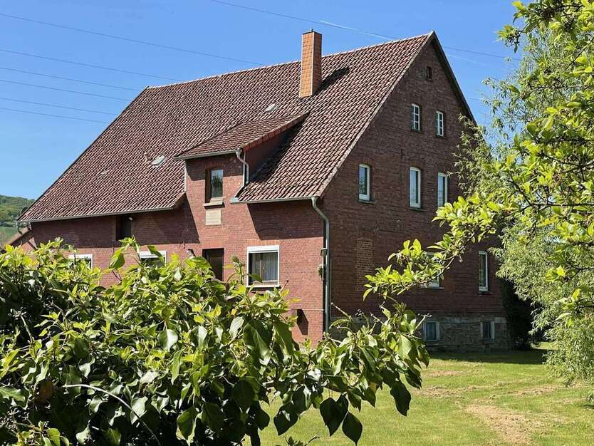 Haus zum Kaufen in Porta Westfalica 165.000 € 250 m²