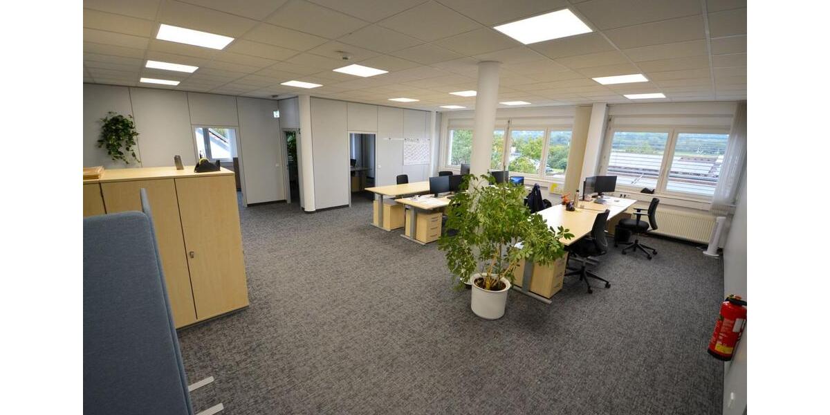 Bürofläche 325 m² - mit kompletter Büroausstattung in RV-Oberzell zimmer