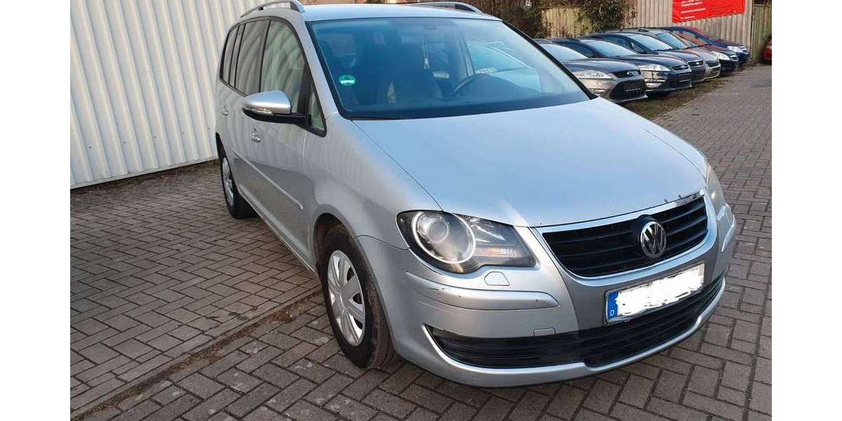 VW Touran 303.000 km 2.490 &euro; Melle 49324