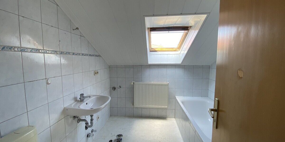 sanierungsbedürftiges Haus mit Garage und Nebengebäude günstig zu verkaufen - Einfamilienhaus Wittstock Sewekow | Angebot:25963874