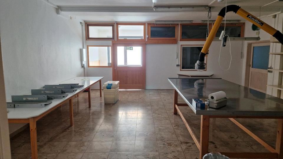 Gewerbehalle 210 m² EG | Tor | Stellplätze | Stephanskirchen zimmer