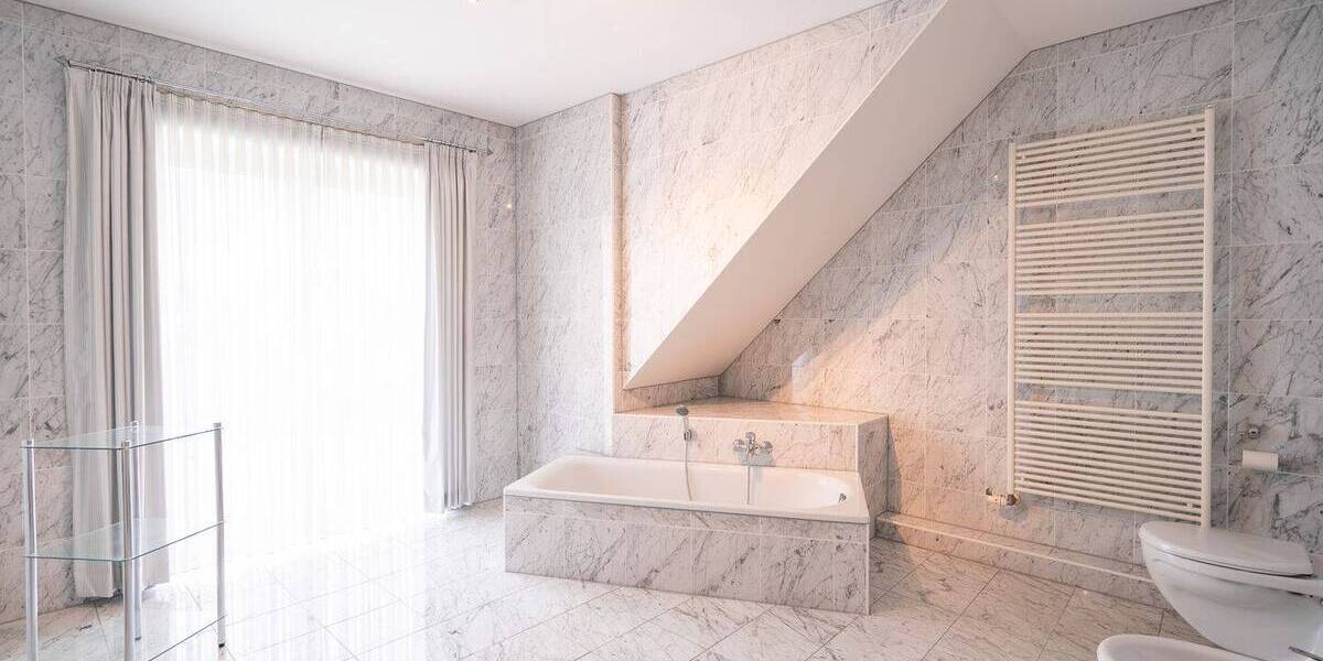 Einfamilienhaus Hohenroth - 6 Zimmer, 285 m&sup2;, 485.000&euro; | Angebot:26028493