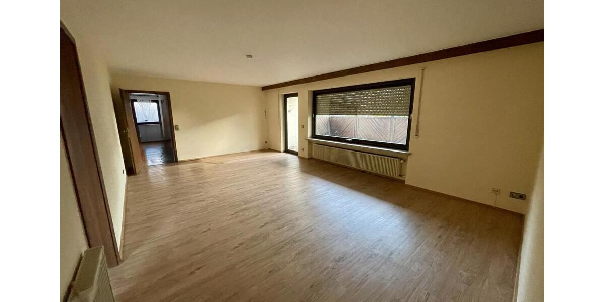 Einfamilienhaus Neustadt bei Coburg - 8 Zimmer, 235 m&sup2;, 1.550&euro; | Angebot:26480767